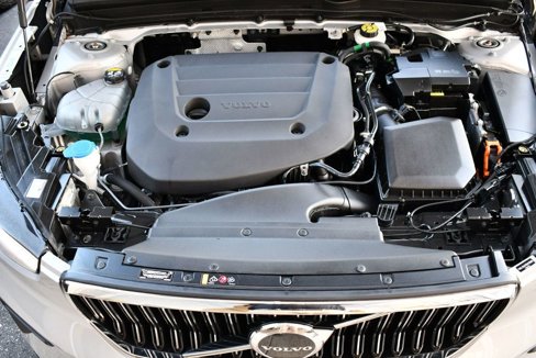 Used 2025 Volvo XC40 B5 Core image 60