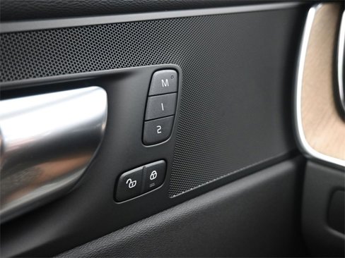 New 2026 Volvo XC60 B5 Plus w/ Protection Package Premier image 30