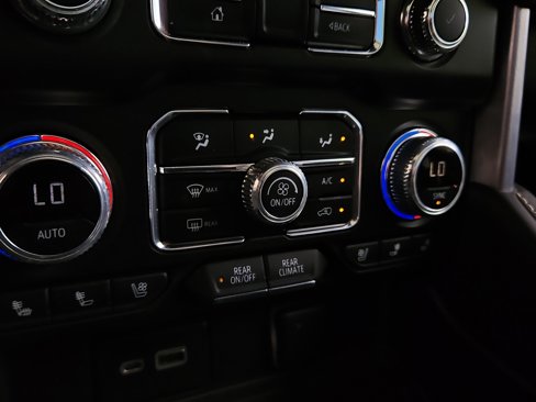 Used 2023 GMC Yukon SLT image 17
