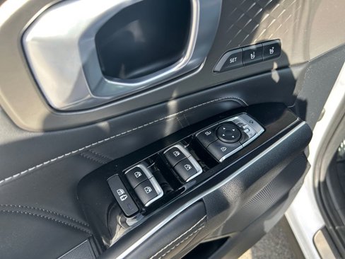 Used 2023 Kia Sorento SX image 23