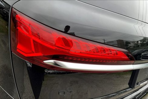 Certified 2025 Audi Q7 3.0T Premium image 30