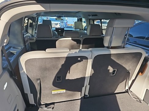 Used 2025 Volkswagen ID. Buzz 1st Edition image 6