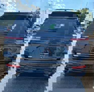 New 2025 Jeep Grand Cherokee Summit image 7