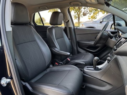 Used 2022 Chevrolet Trax LT w/ LT Convenience Package image 30