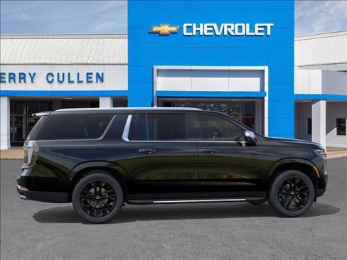 New 2025 Chevrolet Suburban Premier image 5