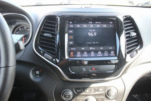 Used 2020 Jeep Cherokee Limited image 4