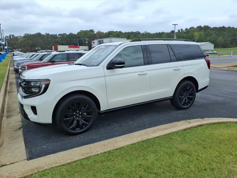 New 2025 Ford Expedition Platinum w/ Stealth Appearance Package image 3