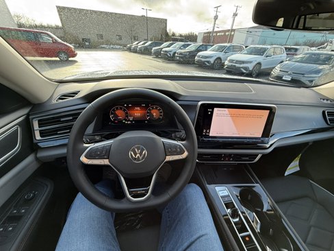New 2025 Volkswagen Atlas Peak Edition SE image 12
