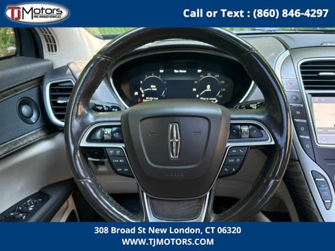 Used 2019 Lincoln Nautilus Reserve image 16
