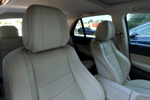 Used 2020 Mercedes-Benz GLE 350 4MATIC w/ AMG Line Exterior image 10
