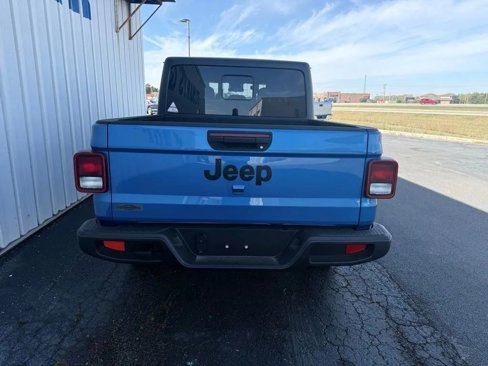 Used 2024 Jeep Gladiator Sport image 6
