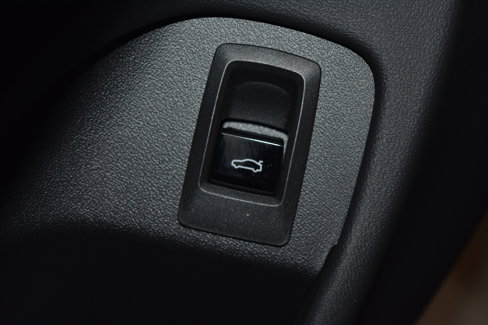 New 2026 BMW 530i xDrive w/ Executive Package image 5