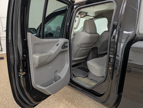 Used 2018 Nissan Frontier SV image 10