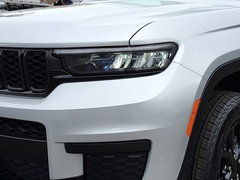 New 2025 Jeep Grand Cherokee L Laredo image 8