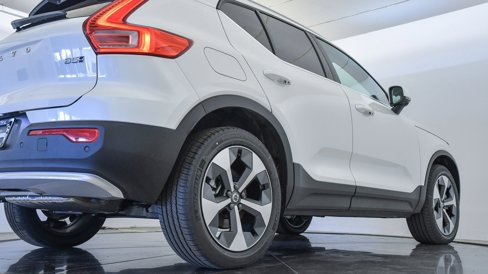 New 2025 Volvo XC40 B5 Plus w/ Protection Package Premier image 11
