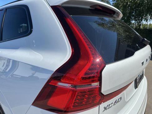 Certified 2025 Volvo XC60 B5 Plus image 15