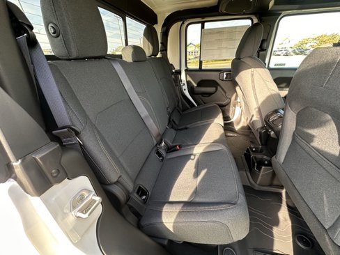 New 2025 Jeep Gladiator Sport image 13