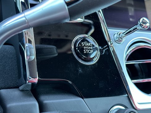 Used 2019 Rolls-Royce Wraith image 24