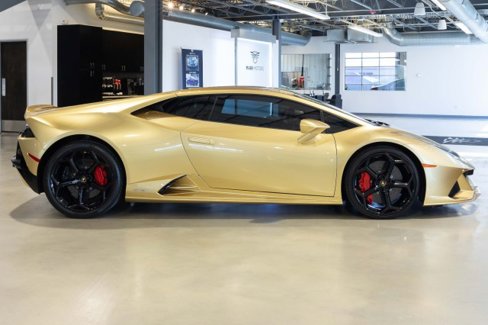 Used 2020 Lamborghini Huracan EVO image 4