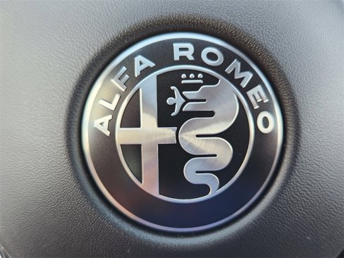 New 2025 Alfa Romeo Tonale w/ Premium Package image 17