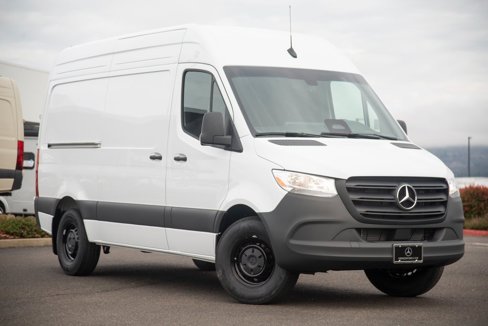 Used 2025 Mercedes-Benz Sprinter 2500 image 3