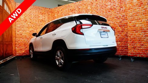 Used 2024 GMC Terrain SLE image 5