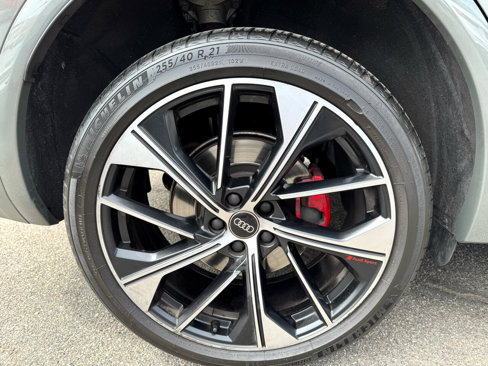 Used 2024 Audi SQ5 Prestige image 5