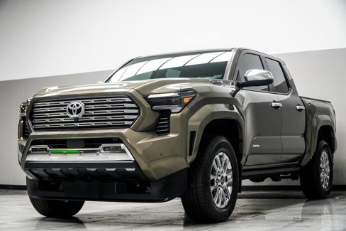 Used 2025 Toyota Tacoma Limited image 8