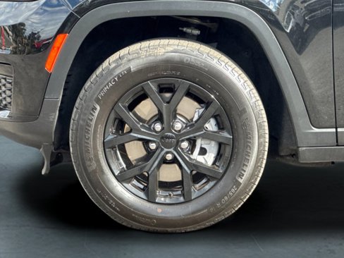 Used 2024 Jeep Grand Cherokee L Laredo image 26
