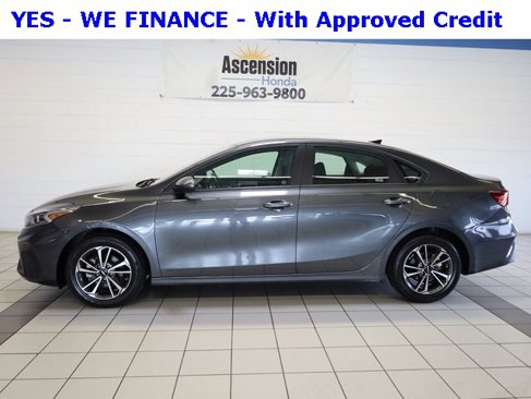 Used 2024 Kia Forte LXS image 3