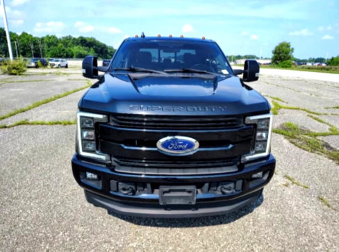 Used 2019 Ford F250 Lariat w/ Lariat Value Package image 3