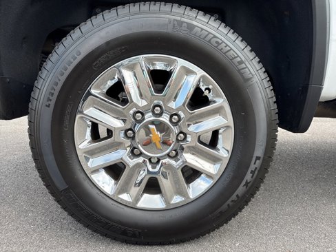 Used 2024 Chevrolet Silverado 2500 High Country w/ High Country Premium Package image 12