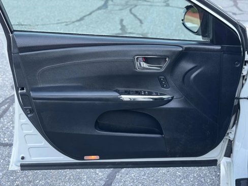 Used 2014 Toyota Avalon XLE image 16
