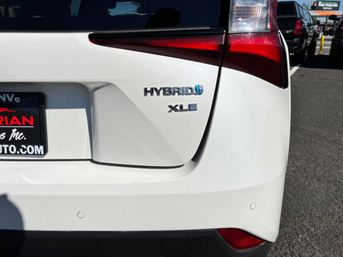 Used 2019 Toyota Prius AWD image 7