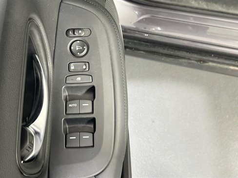 Used 2023 Honda HR-V LX image 17