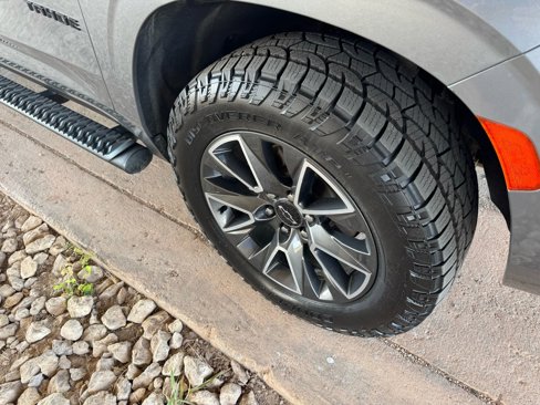 Used 2021 Chevrolet Tahoe Z71 w/ Z71 Off-Road Package image 31