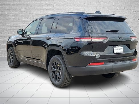 New 2025 Jeep Grand Cherokee L Laredo image 3