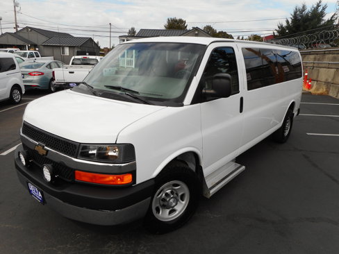 Used 2017 Chevrolet Express 3500 LT w/ LT Preferred Equipment Group image 4