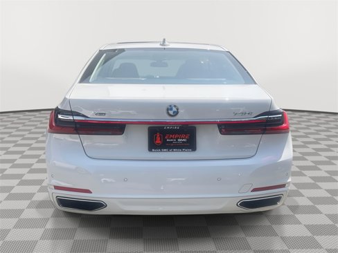 Used 2022 BMW 740i xDrive image 5