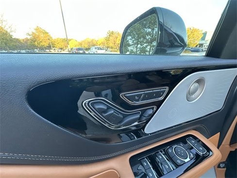 New 2025 Lincoln Aviator Black Label image 12