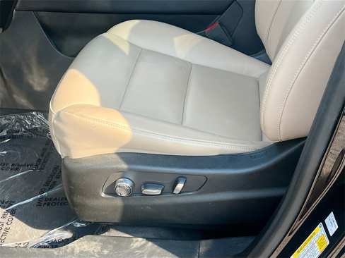 Used 2024 Cadillac XT4 Premium Luxury w/ Cold Weather Package image 19