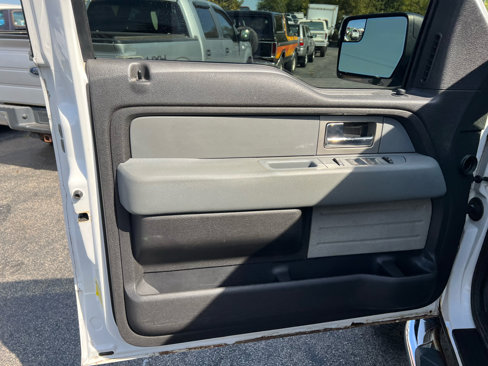 Used 2011 Ford F150 XLT w/ XLT Chrome Pkg image 7