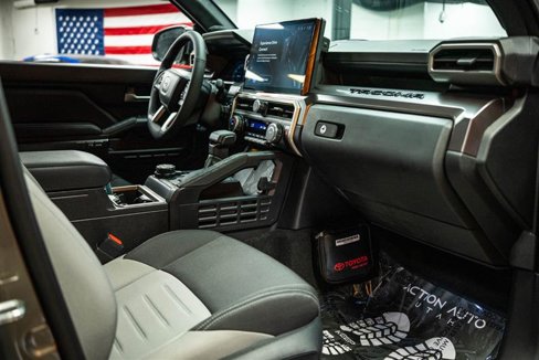 Used 2025 Toyota Tacoma TRD Pro image 12