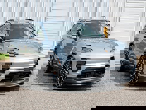New 2025 Porsche Macan 4S Electric image 9