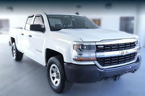Used 2018 Chevrolet Silverado 1500 W/T w/ Trailering Package image 1