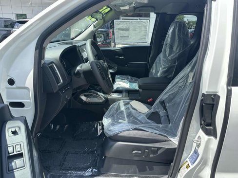 Used 2025 Nissan Frontier SV w/ SV Convenience Package image 12