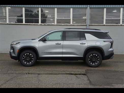 New 2026 Chevrolet Traverse Z71 w/ Enhanced Driving Package image 2