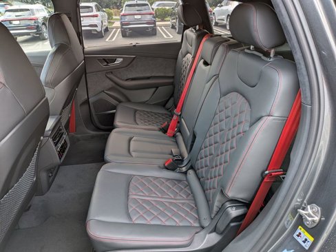 New 2026 Audi SQ7 Prestige image 14
