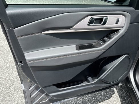 New 2025 Ford Explorer Active w/ Active Comfort Package image 10