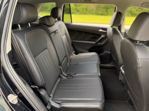 Used 2022 Volkswagen Tiguan SE image 25